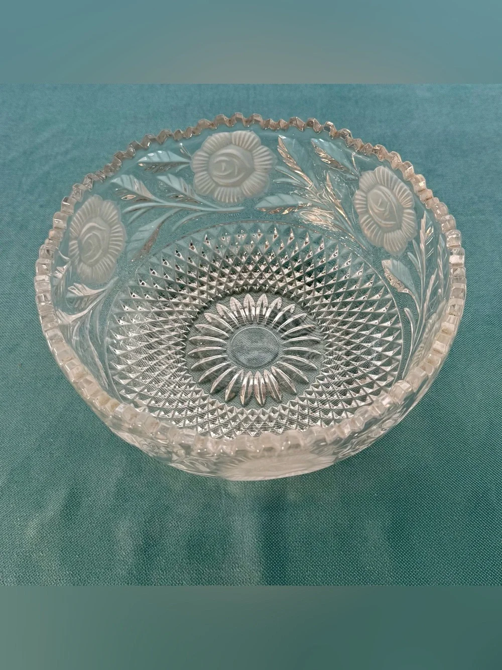 VTG ~ Lead Crystal Large Bowl ~ Frosted Roses ~ Raised Diamond Pattern - Picture 3 of 4